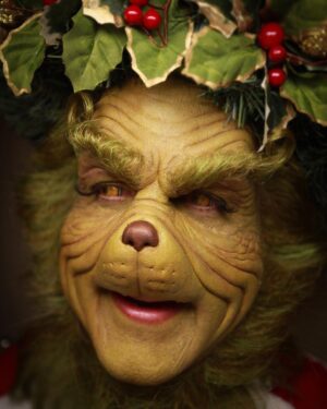 Emily Serpico Instagram - The grinch’s heart grew three sizes that day! 🎄Here’s a photo of our IMATS Atlanta makeup today! Thank you @themakeuplight for an amazing day! Makeup done by me using an incredible @rbfx Prosthetic. Wreath made by my super talented friend @vixxenfx and modeled by the hilarious @killingjokecosplay 
#imats #imatsatlanta #imatsatl2018 #grinch #grinchmakeup #prosthetics #grinchmas #circleafx #nft #rbfx