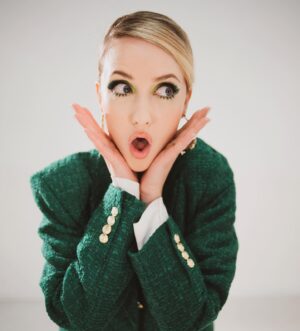 Emily Tennant Instagram - And now for something completely different…Christmas is coming this weekend🎄😉