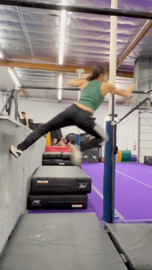 Emily Tung Instagram - Ripped my hands on this take, only got to do it once 🥲
🎥 @samslod 
.
.
.
.
#bars #parkour #parkourgirl #parkourgym #pakrourlife #lache #barworkout #barfit #calisthenics @jamovement 
#parkourtraining #parkourfreerun #parkourfreerunning #parkourwomen #freerunning #freerunninglife #gymnastics #gymnasticsgirl #martialartist #martialartsgirls  #wushugirl #junglegym #tarzan #playground #stuntgirl #stuntwoman #stuntperformer #stuntdouble #stuntpoc #acrobat #cirquegram