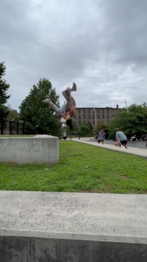 Emily Tung Instagram - More leggy stuff. Dope session in Philly with the homies!! @philadelphia_parkour 
.
.
.
.
#stuntwoman #martialartist #parkourgirl #stuntperformer #stuntpoc #stuntdouble #stuntgirl #wushugirl #stuntlife #stunttraining #stunts #tkdgirl #webster #girlwithmuscles #sportygirl #sportmodel #actionsports #outdoorsports #wonderwoman #aventurine #stuntman #stuntactor #martialartstraining #actionactress #actionaddict #parkour #parkour4life #parkourtraining #parkourfreerun