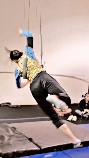 Emily Tung Instagram - Watch out cause I’m coming your way 🏃🏻‍♀️ 
.
.
.
.
#stunt #stuntlife #stunttraining #rigging #stuntwoman #stuntman #stuntperformer #wires #wirework #stuntpoc #riggingteam #stuntlisting #stuntdouble #superherotraining #actionfilm #martialartist #tricking