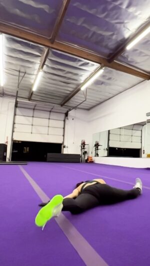 Emily Tung Instagram - When you try to be cool but end up a fool 🤣 watch till the end 🙈
.
.
.
.
#tricking #gymnastics #martialarts #aerial #guns #fightchoreography #fails #stunts #fail #bail #funnyvideos #splits #flexiblepeople #cartwheel #oops #stuntwoman #我不帥 #失敗 #空翻 #wushugirl #parkourgirl #tkdgirl #actionhero #actionactor