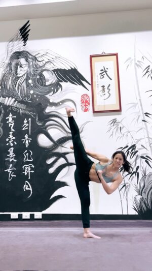 Emily Tung Instagram - Thank you @wuingaction for letting me train in their beautiful gym 😍
.
.
.
.
#wushu #kungfu #martialarts #martialartist #wushugirl #fightgirl #stunts #stuntwoman #stuntman #stunttraining #actionactor #stuntdouble #fightchoreography #powergirl #sidekick #shaolinkungfu #mma #muaythai #boxing #femalefighter #femalemartialartist #chunli #gym #stuntlife #tkd #tkdgirl #kicks #stuntpoc #taekwondotraining #flexiblegirl