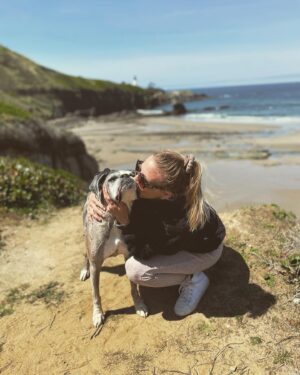 Emily Whitmire Instagram - It’s hard to believe still I’ll never kiss your cheeks again💔 Missing you every day sweetheart #souldog #Bruce