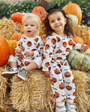 Emily Wilson Instagram - Spooky Season photo dump 🎃