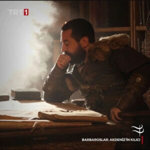 Emir Benderlioğlu Instagram - Yarın akşam saat 20:00'de, Sezon Finaliyle TRT1'de... @barbaroslardizi @trt1 📷 @kayrasercan #pirireis