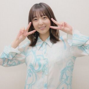 Emiri Kato Instagram - 大室家の舞台挨拶！

大ぶりピアスが可愛い
左右違うデザイン！