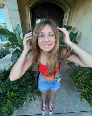 Emma Berman Instagram - Sophomore 🫶

#backtoschool#sophomore#sophomoreyear#highschool#newschoolyear#emmaberman#endofsummer#schooldays#schoolready#firstdayofschool#schoolspirit#firstday#letsgo#10thgrade