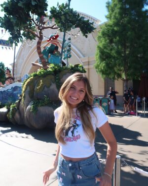 Emma Berman Instagram - 12/10 trip 🐭🎢✨

#explorepage #explore #pixarpier #disneyfloat #disneyland #disneyparks #pixarluca #disneyactor #emmaberman #californiaadventure #instadaily #superkitties #disneyjr