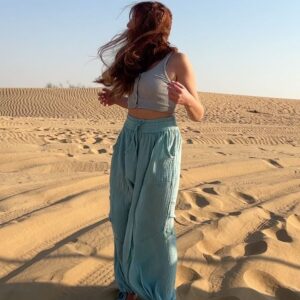 Emma Berman Instagram - Spring Break in UAE! 🐫 

#springbreak#desert#uae#safari#dubai#alfaya#adventures#sharjah#traditions#cultures#destinations#bestdestinations#travel#explore#learn#dubaidesert#emmaberman#springbreak#adventures#dubaiviews#camelride#dunebuggies#goldensands