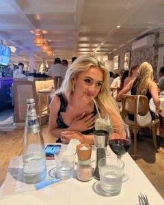 Actress Emma Holzer HD Instagram Photos and Wallpapers May 2024