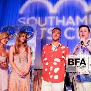 Emma Holzer Instagram - thank you to everyone who came out the other night to the @southamptonartscenter event! had so much fun with you 💕 and also thanks to all the event sponsors for holding it down @donumestate @bakedbymelissa @meredithmarkscaviar @absolutus @peterthomasrothofficial @casadelsoltequila