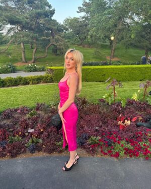 Emma Holzer Instagram - a lil garden gala 💗
