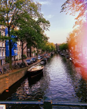 Emma Holzer Instagram - can’t put into words the love I have for this place in my heart. That’s all 🌹