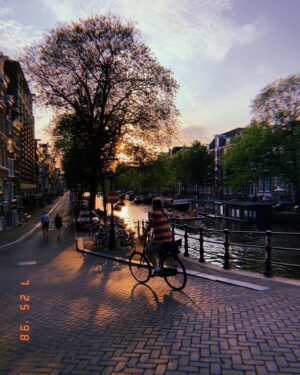 Emma Holzer Instagram - can’t put into words the love I have for this place in my heart. That’s all 🌹