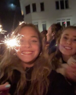 Emma Keuven Instagram - nieuwjaars kusjes uit maastricht <3