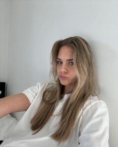 Actor Emma Keuven HD Instagram Photos and Wallpapers March 2024