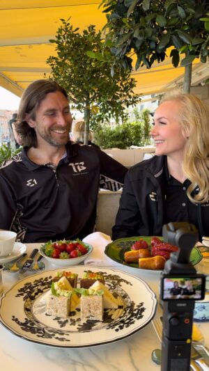 Emma Kimiläinen Instagram - Today Emma learned scones aren’t sandwiches 🍰😂 

#SconeSaga #E1Series #TeamBrady #TomBrady #Brady #TB12 #Racing #Motorsport #Race #Motorsports #Boat