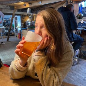 Emma Knyckare Instagram - 1: 19.26.  2: 19.59