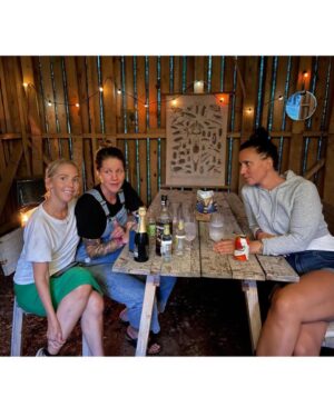 Emma Knyckare Instagram - Lilla Roskilde 2021! 🇩🇰 ❤️
Foton: Maja och Pia som förutom att stå för bilderna även arrangerade dansk 5 kamp samt dom återkommande foodtrucksen kussekøkken och den gyldene bønan.