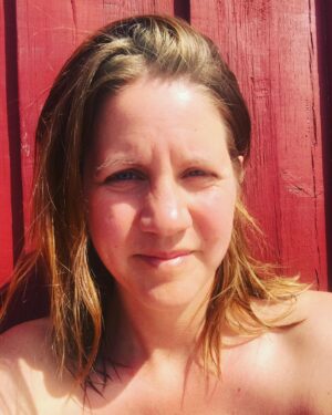 Emma Knyckare Instagram - Varsegoda att gå lös med hjärtögon-emojisarna 😍 (gäller även dig mamma)