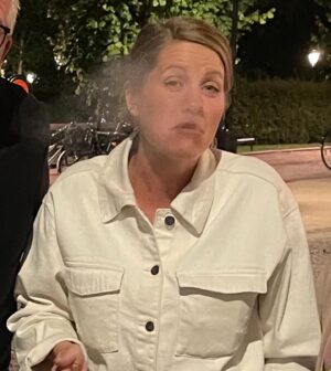 Emma Knyckare Instagram - Tack @lundcomedy för detta året. 
@josefinitoz och @petrinasolange testade sina soloshower som skall ut på vägarna , det var toppen , skaffa biljett om du inte redan har. Jag och @ina_garten fick tramsa på Grand slam finalen som var kanon och @lantz68 var i vanlig ordning det mest bedårande på denna jord.