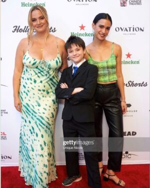 Emma Pasarow Instagram - thank you @hollyshorts for a faaaaaaaabulous spooky scary opening night💀 

@kickstartmyheartthemovie 
@returntosendermovie