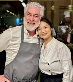 Emmanuel Bassoleil Instagram - O BRASIL É GAÚCHO .. 
Uma noite de Sucesso em pró das vítimas do Rio Grande do Sul 🙏
Juntos somos mais fortes 👨‍🍳
@dalvaedito 
@alexatala 
@manubuffara 
@tuca.mezzomo 
@fredcaffarena 
@robertasudbrack 
@orubenscatarina 
@manuelleferraz 
@rodrigomocoto 
@telmashiraishi 
@arricoser 
@felipebronze 
@lbassoleil 
@naia_wasi 
@vanessarika_ 
@rafael_aokii 
@erickjacquin 
#riograndedosul #sosriograndedosul #somostodosgauchos