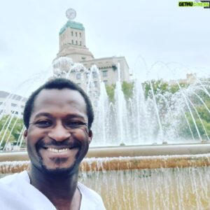 Emmanuel Buriez Instagram - Barcelone est une des 10 villes les plus peuplées d'Europe.
L'Espagne fut durement touchée par la crise sanitaire... Les touristes, dont je fais moi-même partie, sont de retour.
Les français majoritairement.
La SNCF avec la Renfe ont depuis plusieurs années un tgv direct au départ de Paris.
Sa Rambla, ses plages textiles ou naturistes, son célèbre club de football, sa gastronomie, ses monuments classés au patrimoine mondial de l'UNESCO...

Je ne parle pas espagnol... Ni catalan, la langue parlée dans cette région de Catalogne. Je veux bien que quelqu'un m'apprenne.

Que la vie vous berce.

#Barcelone #Barcelona #spain #espagne #catalogne #catalunya #espana #plage #playa #beach #europe #sun #summer #megalopole #mediterranean #mediterranee #portvell #iberique #tibidabo #larambla #fontaine  #architecture #hopethelifenchantyou #city #ville #quelavievousberce