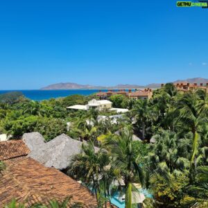 Emmanuel Buriez Instagram - L'hôtel Jardin Del Eden à Tamarindo au Costa Rica.
Differents types de chambre.
Ici la chambre premiun plus. Elle donne une vue surélevée sur l'océan pacifique.
Un hôtel qui porte bien son nom puisqu'il ressemble à l'idée du paradis.

Idéal pour un séjour paradisiaque, ecotouristique, pour le surf, ou le farniente, ou encore une ambiance romantique.

Que la vie vous berce.

#costarica #jardindeleden #tamarindo #hoteljardindeleden #pacificocean #oceanview #ocean #centralamerica #hotel #hôtel #playa #view #viensavecmoi #comewithme #travel #ailleurs #emmanuelburiez #suitewithaview #beachview #seaandsun #guanacaste #holidays  #luxuryhotel #world #ecotourisme #ecotourism #guanacastecostarica #quelquepart ##hopethelifenchantyou #quelavievousberce