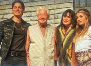 Emmanuel Palomares Instagram - Amada siempre Helena Rojo. 
Una GRANDE 

Sabiduría y Elegancia 
siempre amorosa 
Siempre noble 
 
un regalo de vida poder conocerte y compartir anécdotas y escenarios 📪

Mi más sentido pésame a su familia 🕊

Aplausos hasta el cielo admirada!!