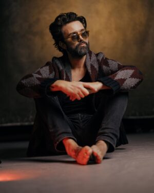 Emmett Scanlan Instagram - Got a DM off a guy called @sarakhanov late last year. He asked if I’d like to do a shoot in his studio. Taking one look at his page I said “fuck yeah, let’s pencil in the start of December”. 
I told him I was filming a tv series & there was a chance, albeit small, that I could wrap early and we could get on it.

As luck or as faith would have it filming wasn’t just wrapped early that day, it was cancelled. Meaning we had all day. 

We only needed an hour. 

Thank you brother….🙏🏻👊🏻