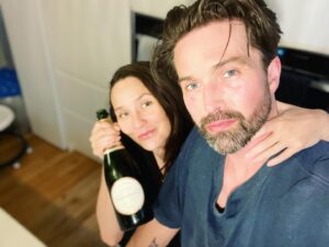 Emmett Scanlan Instagram - I don’t know what’s going on this year…. It’s fucked up. Something in the water…. Bubbles probably…

Either way folks, whatever your poison keep her chilled and keep on popping…. #gratitude