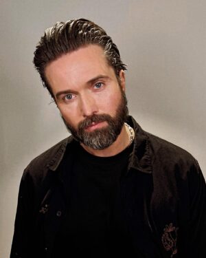 Emmett Scanlan Instagram - 37.1 MILLION views in its 1st week. Unreal response. Unreal start to the year.

It does kinda explains why everyone is coming up to me to talk about our show. 

Thanks for making it the Number 1 series folks & thank you @lorrainekellysmith @lorraine for having me on your show. Twas a blast. So ice bath yeah??? ✌🏻& ❤️ to yis all!! #FoolMeOnce #Lorraine #Netflix 

And special thanks to me team and the wonderful brands who helped me not look like roadkill today…