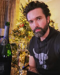 Emmett Scanlan Instagram - If you follow me, you know what this means… I always keep a bottle of fizz in the fridge for that good news that’s coming, that good news that’s already here. 

Everytime I open the fridge door it reminds me to be grateful. For everything. Including the ordinary. Especially the ordinary. 

This year hasn’t been all sunshine and bubbles, Instagram filters that shit away, but this year has still been on hindsight beautiful & better still, it ain’t over yet. 

Whatever your poison my friends I hope ye keep her chilled and keep on popping. 

Sláinte