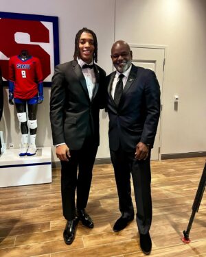 Emmitt Smith Instagram - On Friday, I had the honor of receiving the PwC Doak Walker Legends Award alongside Ollie Gordon, star running back of Oklahoma State. 
 
In remembrance of Doak Walker, Heisman Trophy winner and 3x All-American at SMU— to honor the nation’s most outstanding collegiate running back for accomplishments both on and off the field. 

Thank you to the @doakwalkeraward selection committee and @smudallas, it was an honor and privilege.  🙏🏿