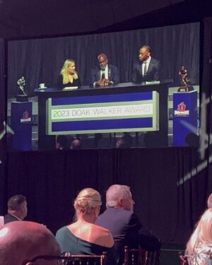 Emmitt Smith Instagram - On Friday, I had the honor of receiving the PwC Doak Walker Legends Award alongside Ollie Gordon, star running back of Oklahoma State. 
 
In remembrance of Doak Walker, Heisman Trophy winner and 3x All-American at SMU— to honor the nation’s most outstanding collegiate running back for accomplishments both on and off the field. 

Thank you to the @doakwalkeraward selection committee and @smudallas, it was an honor and privilege.  🙏🏿