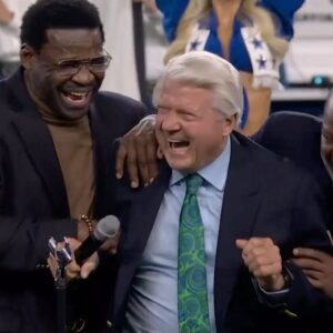Emmitt Smith Instagram - HOW BOUT THEM COWBOYS! 

Jimmy Johnson goes into the Cowboys Ring of Honor with a bang!

#DETvsDAL | Via @NFL
📺: ESPN