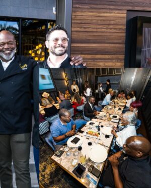 Emmitt Smith Instagram - Sending an enormous thank you to everyone who was able to celebrate our @emmittsvegas Grand Opening. 

It’s been a journey and I’m beyond blessed for this chapter of my life. Love, smiles and gratitude— taking in the moment with the ones I love. 🙏🏿