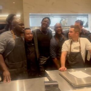 Emmitt Smith Instagram - An unforgettable night as @emmittsmith22 welcomed the 88 Club for an exclusive sneak peek dining experience at Emmitt’s Vegas!🍴🏈💙 Thank you @cee2x___ & @michaelirvin88 for joining us in celebration of our opening on Monday, February 26! 

#EmmittsVegas #88Club #EmmittSmith #CeeDeeLamb #MichaelIrvin #FootballLegends #LasVegas #LasVegasStrip #LasVegasRestaurants #Vegas #FSLV #FashionShowMall #LasVegasFoodie