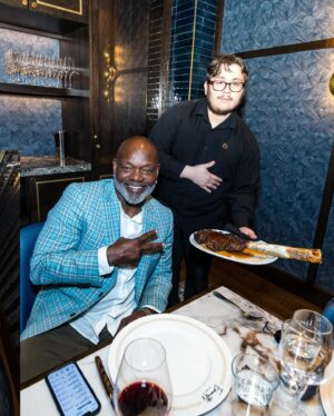 Emmitt Smith Instagram - Sending an enormous thank you to everyone who was able to celebrate our @emmittsvegas Grand Opening. 

It’s been a journey and I’m beyond blessed for this chapter of my life. Love, smiles and gratitude— taking in the moment with the ones I love. 🙏🏿