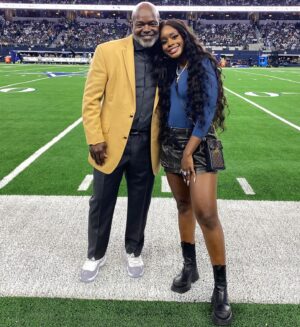 Emmitt Smith Instagram - Thursday night in Dallas ⭐️ 

Congratulations to my brother and teammate @demarcusware on his Ring of Honor Induction. A testament of your commitment and sacrifice to the @dallascowboys organization.
