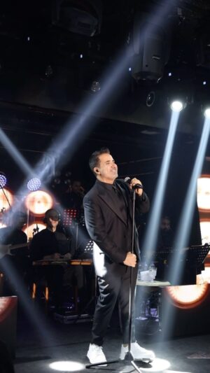 Emrah Instagram - 27 Ocak Günay İstanbul Sahnesinden 
🧿🧿💫⭐️🎵🎼🎶
Video @boragokhan @bakerstage