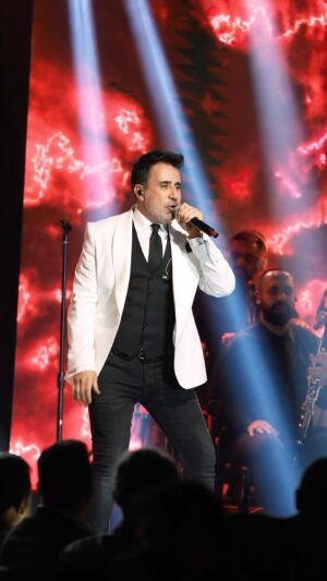 Emrah Instagram - Günay Ankara Sahnesinden
 💫⭐️🌟🎵🎶
🎥 @cankarabulutofficial