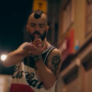 Emrah Kaman Instagram - Aşk YOZGAT'ta yaşanıyor güzelim. "Kaçma Birader"in klibi yayınlandı... Pehlivan of love ❤️ link profilde ve burda http://youtu.be/P96y61AokRs Youtube'a "yozgat akşamları" yazarsanız da ulaşabilirsiniz.