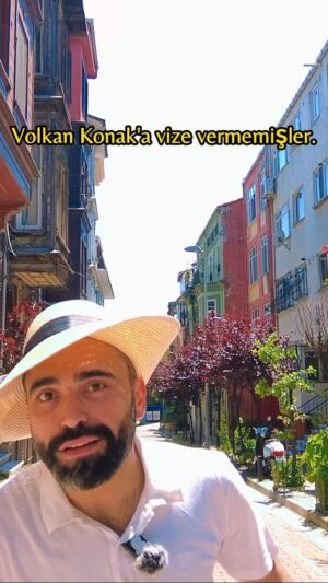 Emrah Kaman Instagram - Yaz boyu İstanbul’dayım❤️
Her Cuma, Cumartesi 
Detaylar için @arsizkumpanya 🎭
Biletler için link profilde 💘