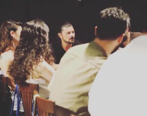 Emre Basalak Instagram - Tarihe not…
#D21 ilk okuma provası…
Dostlarla…Canlarla… tiyatro yapmak gibisi var mı ?