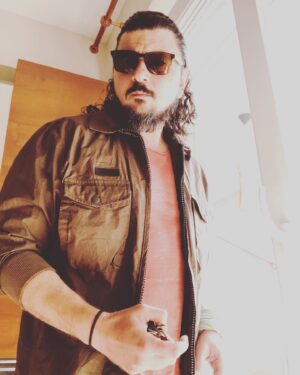 Emre Basalak Instagram - Sessizlik…
………………her zamanki gibi…