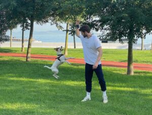 Emre Bey Instagram - Öpücüğü aldık topu verdik 🐶
