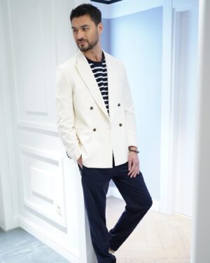 Emre Dinler Instagram - 📸 @yigitdanaci 
Styling ; @boreal.brandlifting 
Makeup & hair ; @angieselii @minakarasapan